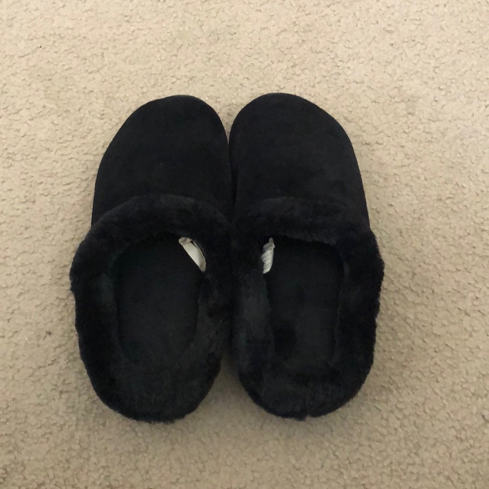 Black large 9-10 dearfoam slippers